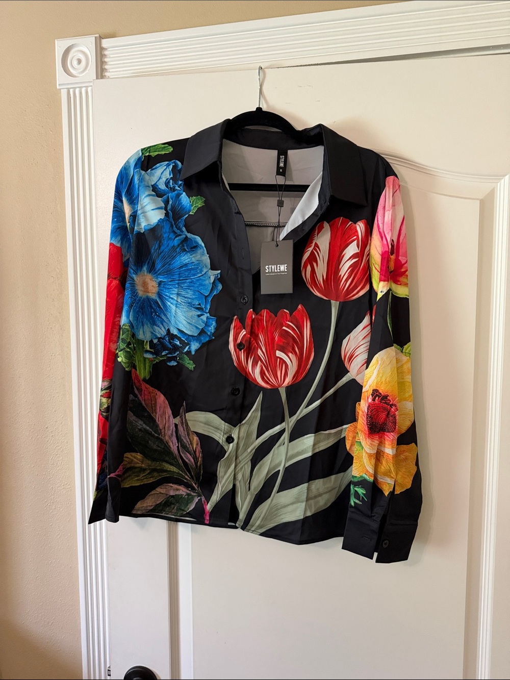 STYLEWE Black Floral Button-Front Shirt with Red & Blue Blooms